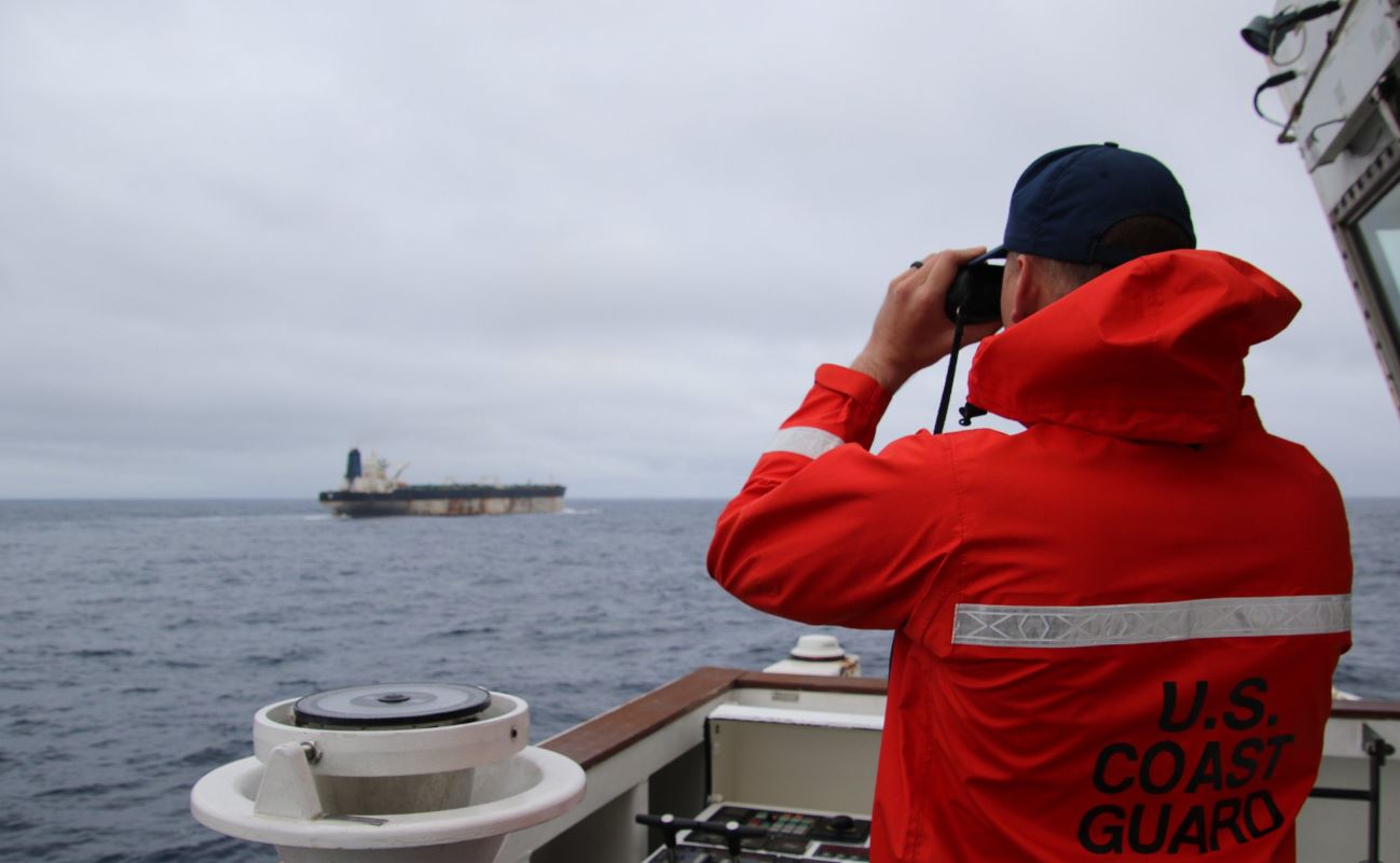 Θρίλερ στον Ατλαντικό: Δύο τάνκερ κατέλαβαν οι ΗΠΑ – Βίντεο από την επιχείρηση των ειδικών δυνάμεων