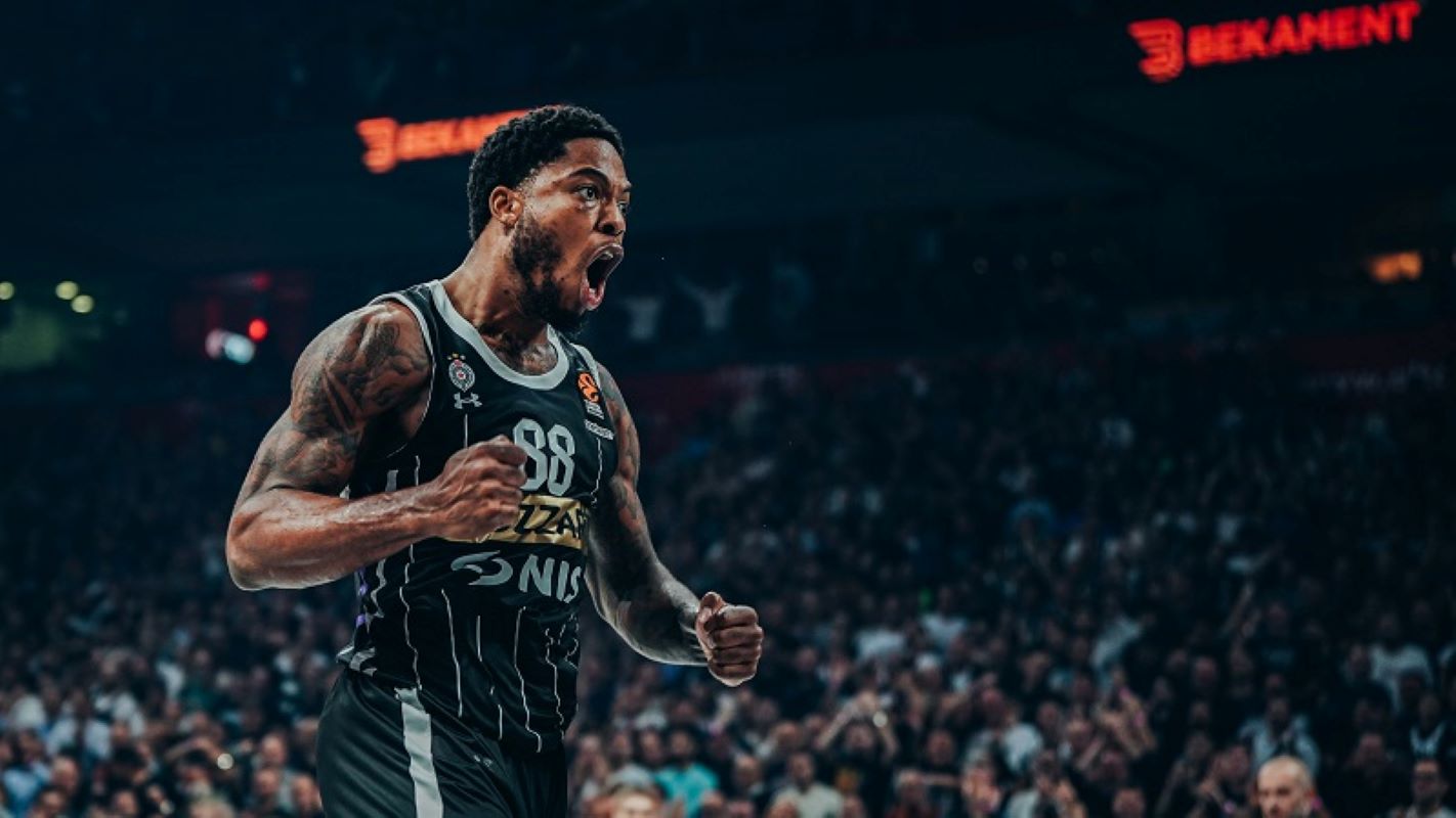 Ταϊρίκ Τζόουνς: Ένας φιλόδοξος, αλτικός και δυνατός σέντερ στον Ολυμπιακό – Ανακοινώθηκε η απόκτησή του