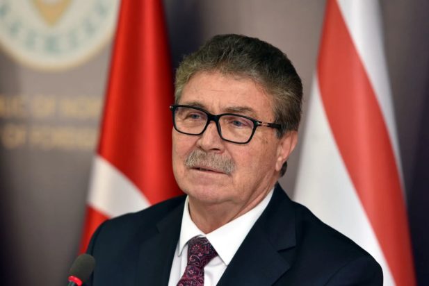 Ουνάλ Ουστέλ