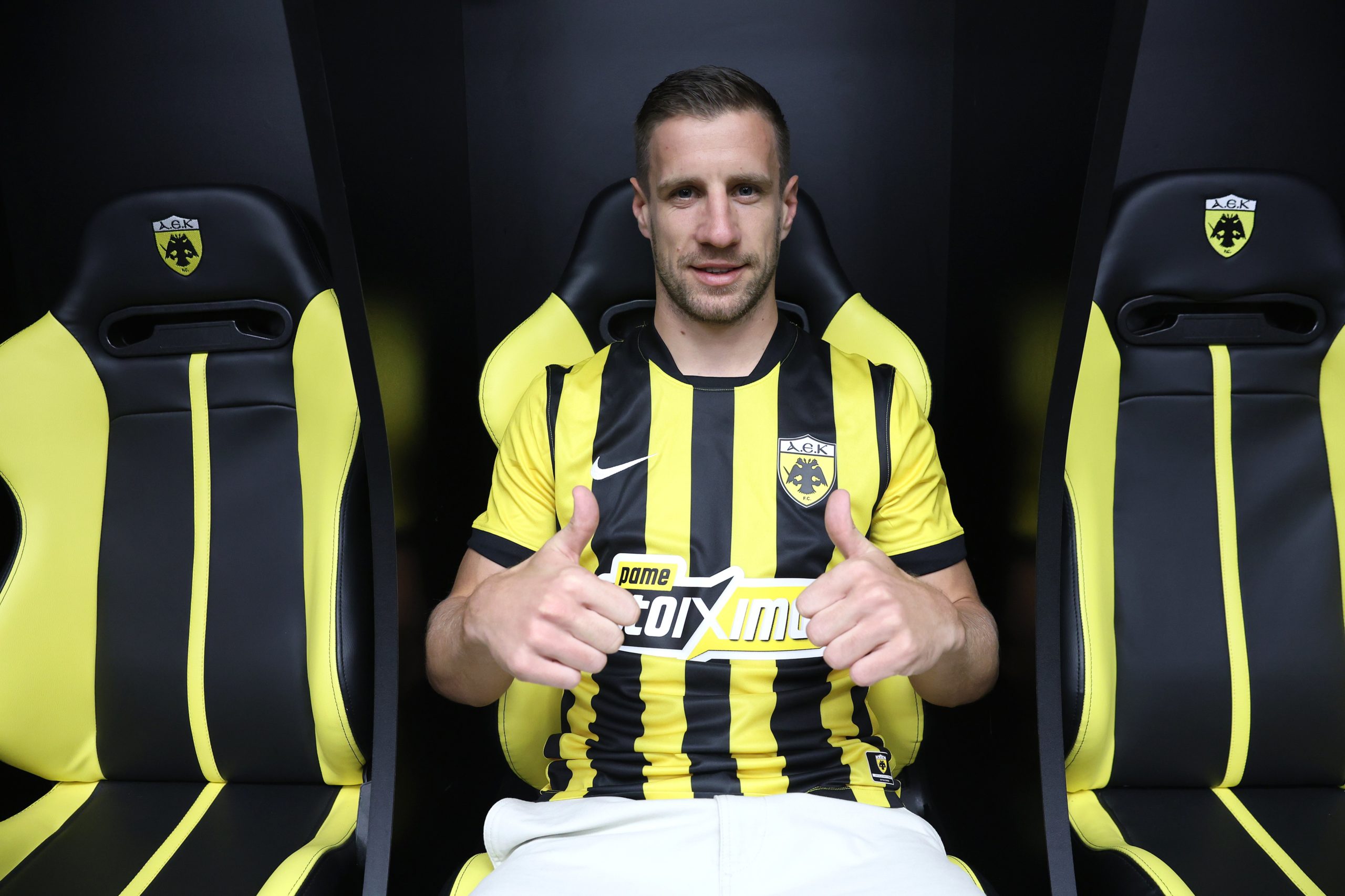 ΑΕΚ, Μπαρναμπάς Βάργκα