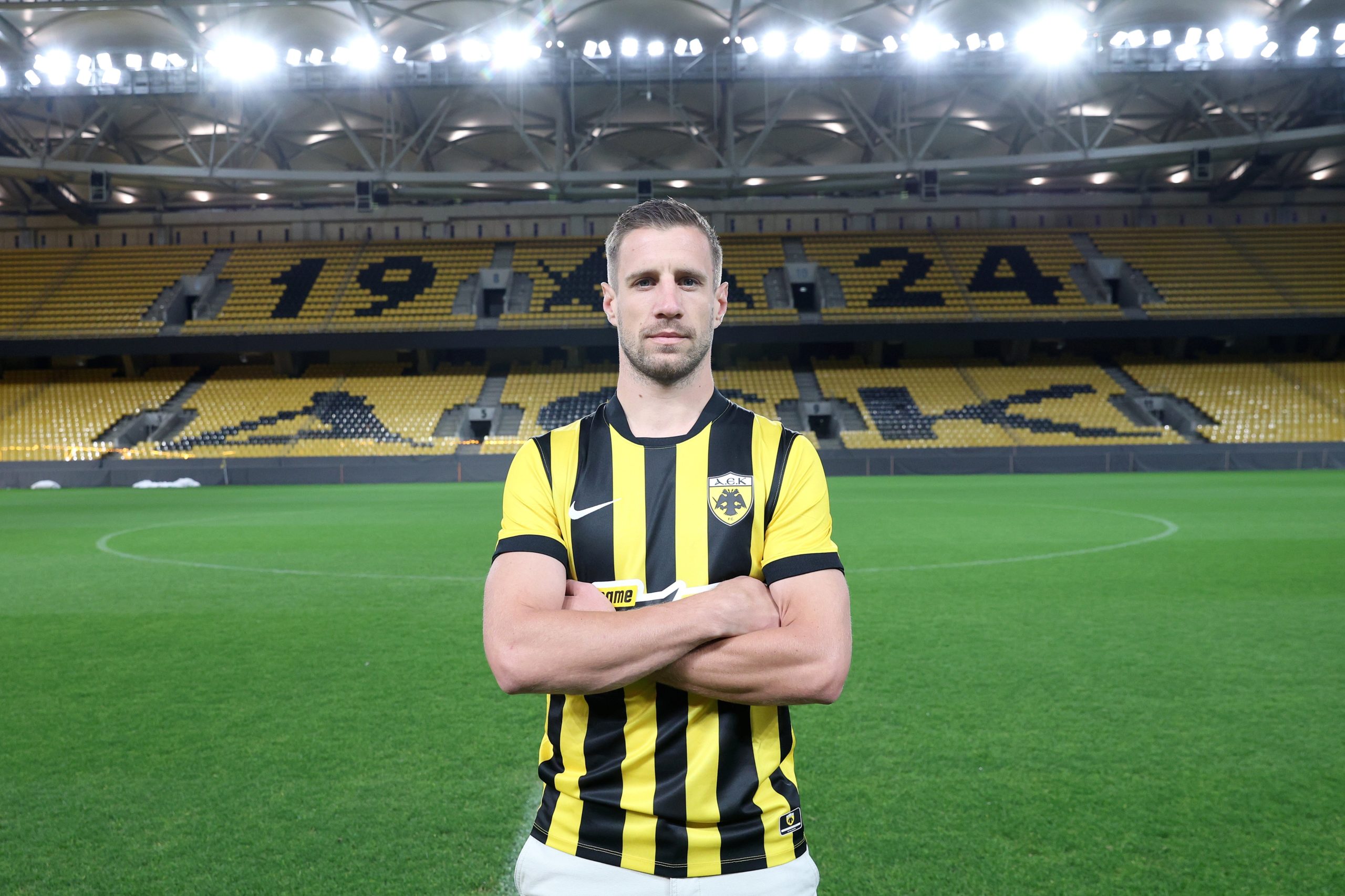 ΑΕΚ, Μπαρναμπάς Βάργκα