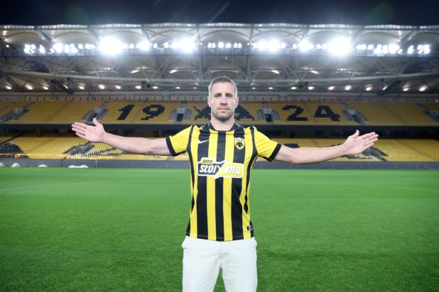 ΑΕΚ, Μπαρναμπάς Βάργκα