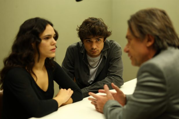 Να μ' αγαπάς