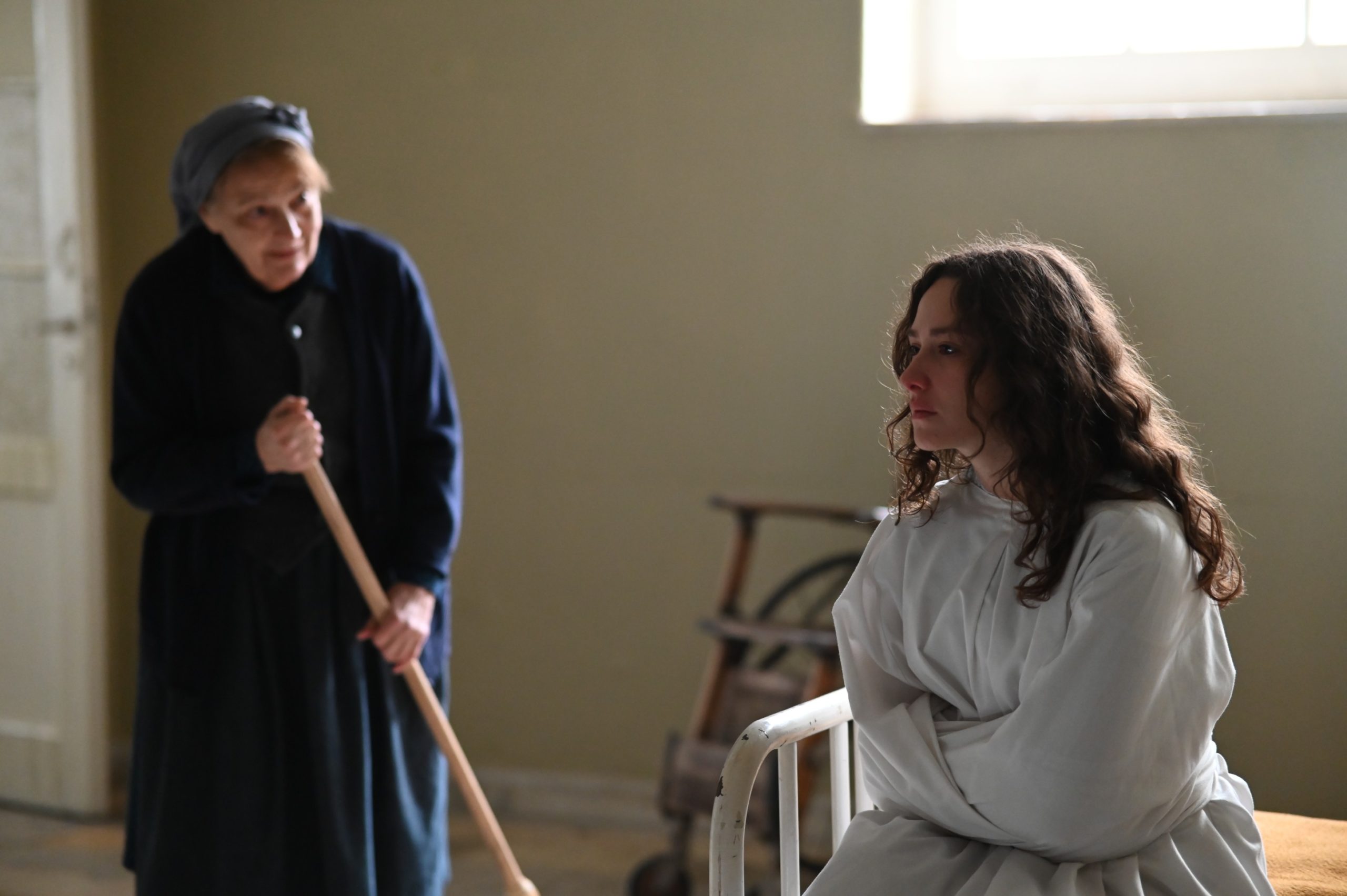 Άγιος έρωτας: Δύο νέοι χαρακτήρες γεμάτοι μυστικά εισβάλλουν απόψε στη σειρά