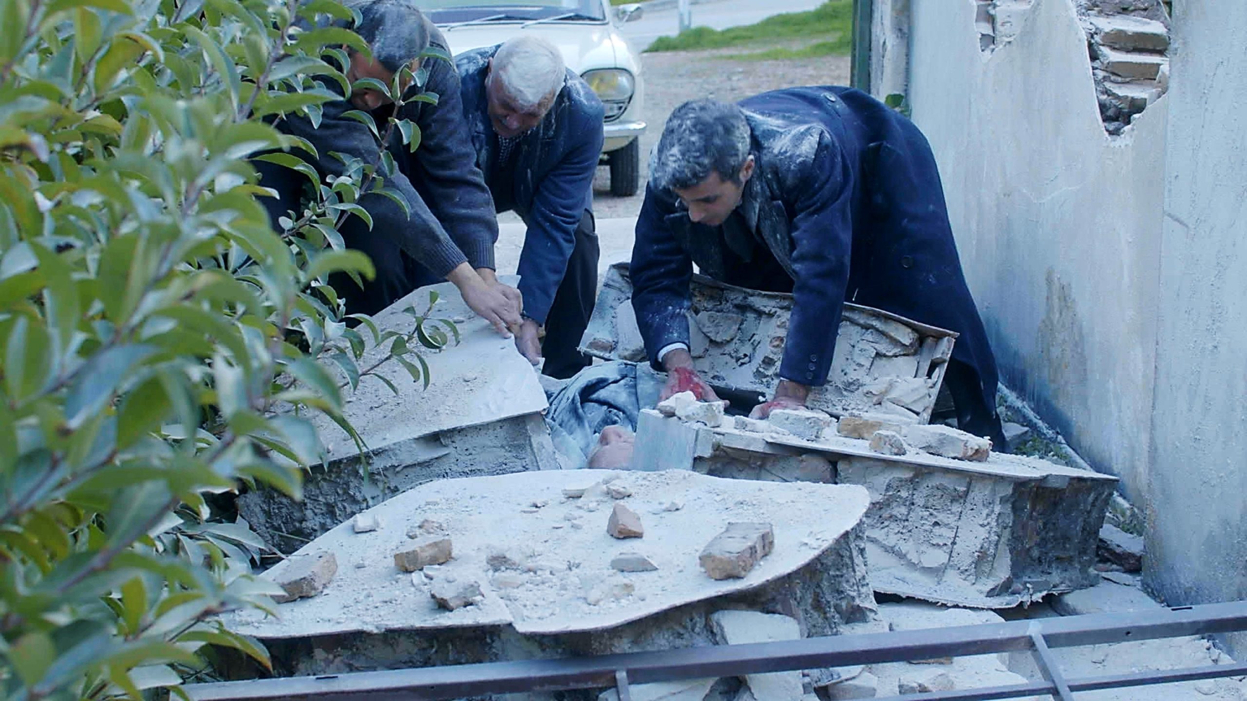 Άγιος έρωτας: Η νέα πραγματικότητα μετά το φονικό σεισμό είναι σκληρή για όλους, απόψε στις 22:00 στον Alpha