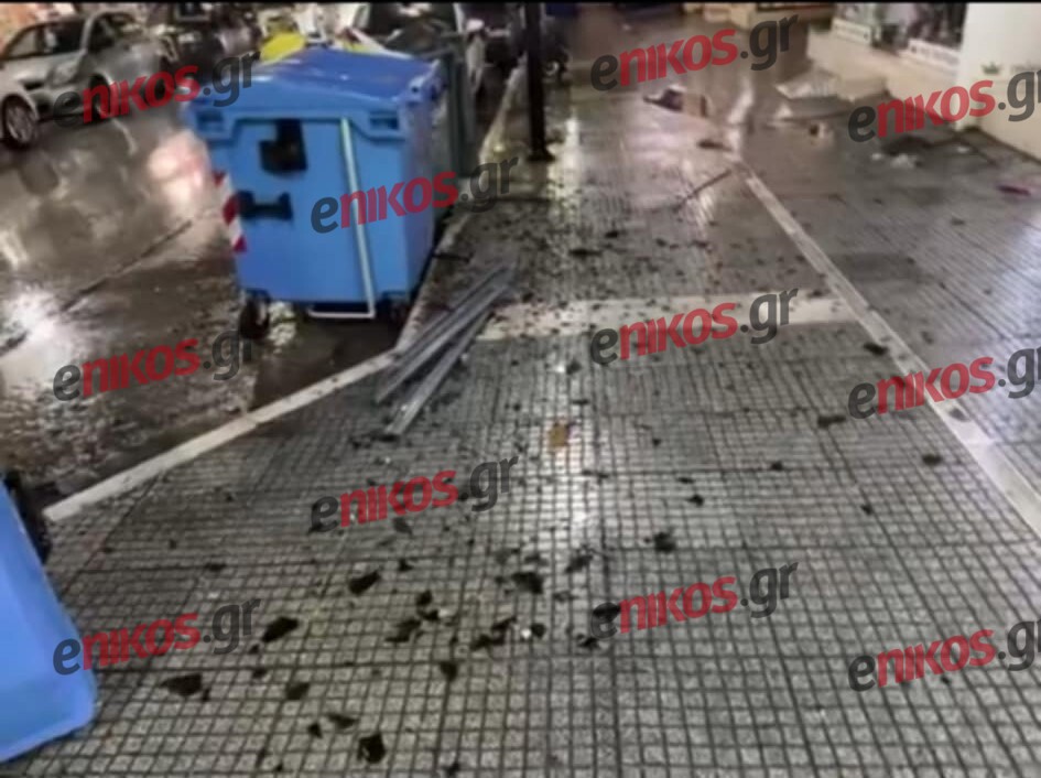 Αλεξανδρούπολη: Τζάμι έπεσε από πολυκατάστημα λόγω των ισχυρών ανέμων – Ζημιές και σε αυτοκίνητα – Δείτε βίντεο και φωτογραφίες