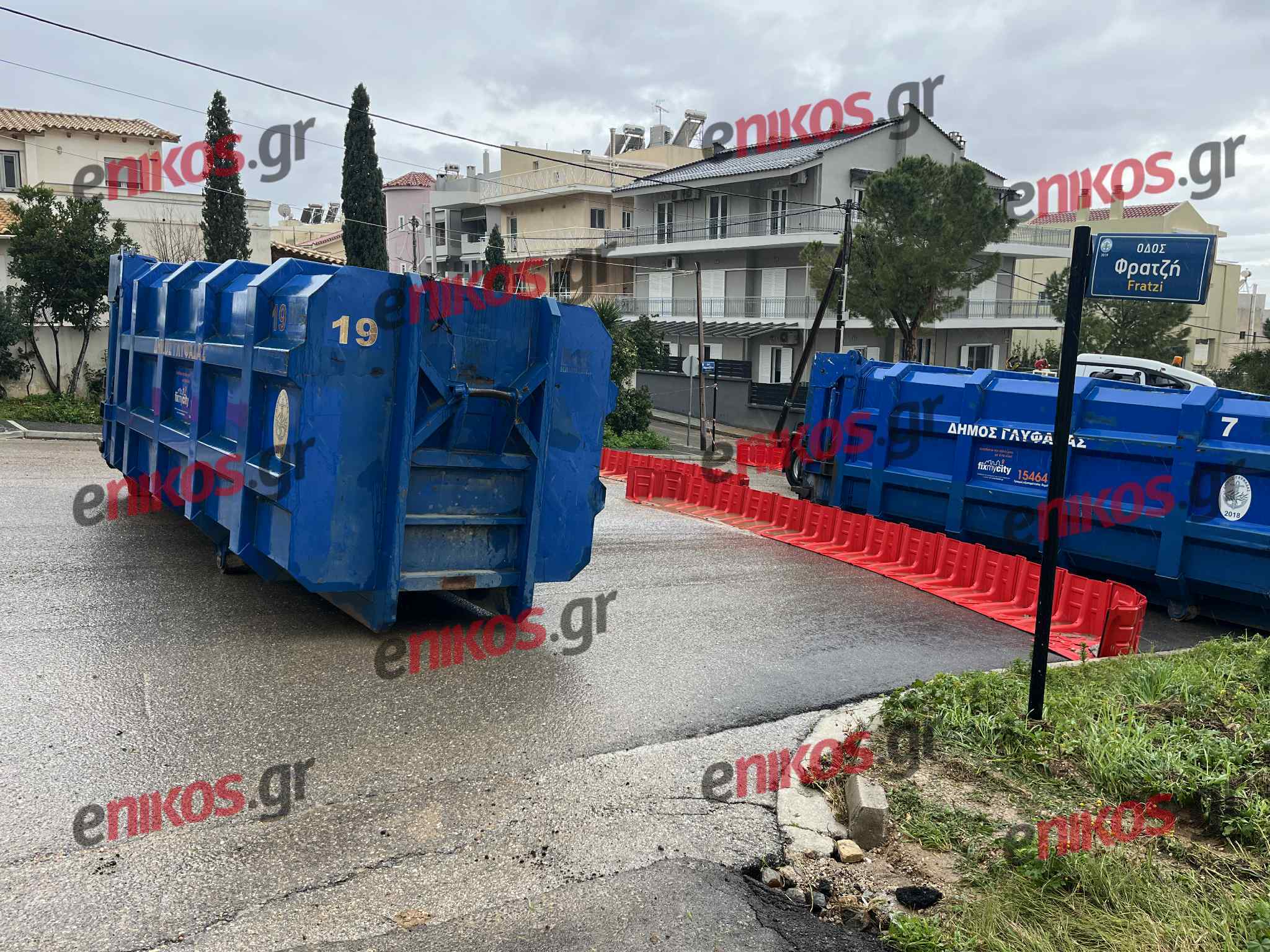 Άνω Γλυφάδα: Ο δήμος τοποθέτησε κοντέινερ στην Μετσόβου για να περιοριστεί η μεταφορά φερτών υλικών από το βουνό – Δείτε βίντεο και φωτογραφίες