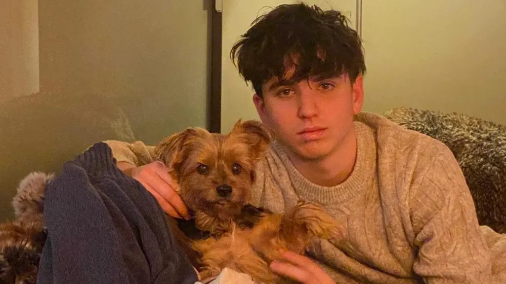 Ο 16χρονος Ελβετός υπήκοος Άρθουρ Μπρόνταρντ Ελβετία φωτιά