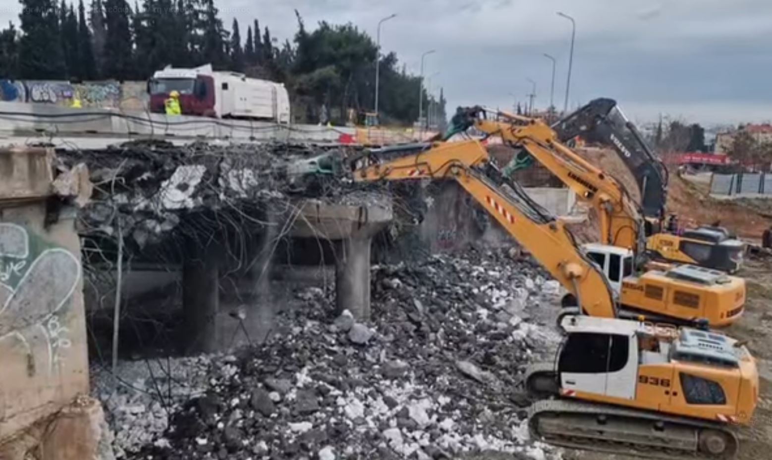 Θεσσαλονίκη: Σε εξέλιξη η κατεδάφιση της γέφυρας Πανοράματος στο πλαίσιο των εργασιών για το FlyOver – ΒΙΝΤΕΟ