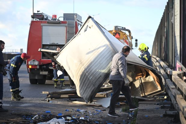 Σύγκρουση φορτηγών στον Κηφισό