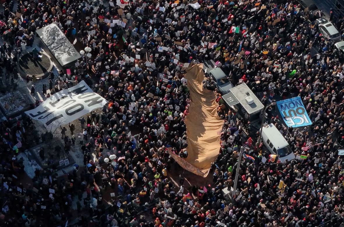 ΗΠΑ: Χιλιάδες διαδηλωτές στους δρόμους κατά της ICE