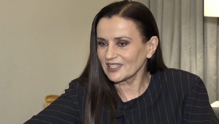 Καρυοφυλλιά Καραμπέτη