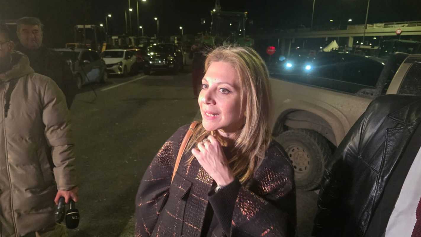 Μαρία Καρυστιανού στο μπλόκο της Νίκαιας: «Το νέο κόμμα σύντομα θα διεκδικήσει την ψήφο της κοινωνίας – Δεν έχω όνομα, δεν έχω ημερομηνία»