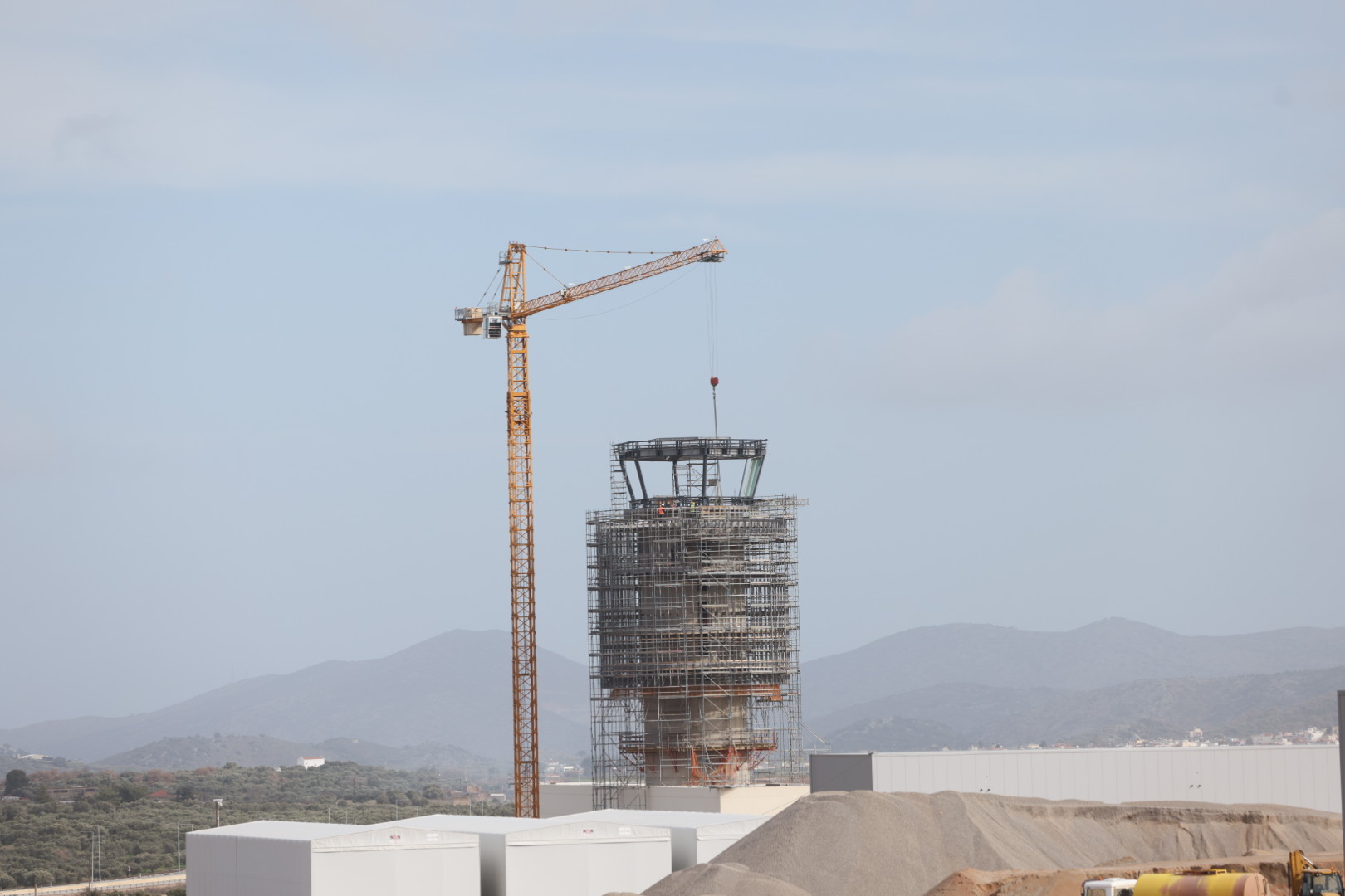 ΕΠΙΣΚΕΨΗ ΤΟΥ ΠΡΩΘΥΠΟΥΡΓΟΥ ΚΥΡΙΑΚΟΥ ΜΗΤΣΟΤΑΚΗ ΣΤΟ ΕΡΓΟΤΑΞΙΟ ΤΟΥ ΝΕΟΥ ΔΙΕΘΝΟΥΣ ΑΕΡΟΛΙΜΕΝΑ ΣΤΟ ΚΑΣΤΕΛΛΙ ΗΡΑΚΛΕΙΟΥ ΚΡΗΤΗΣ