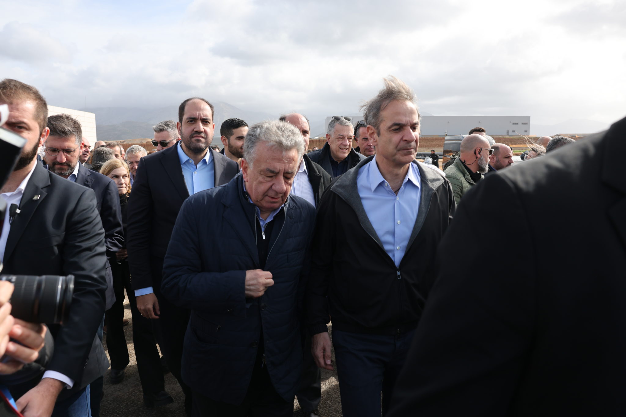 ΕΠΙΣΚΕΨΗ ΤΟΥ ΠΡΩΘΥΠΟΥΡΓΟΥ ΚΥΡΙΑΚΟΥ ΜΗΤΣΟΤΑΚΗ ΣΤΟ ΕΡΓΟΤΑΞΙΟ ΤΟΥ ΝΕΟΥ ΔΙΕΘΝΟΥΣ ΑΕΡΟΛΙΜΕΝΑ ΣΤΟ ΚΑΣΤΕΛΛΙ ΗΡΑΚΛΕΙΟΥ ΚΡΗΤΗΣ