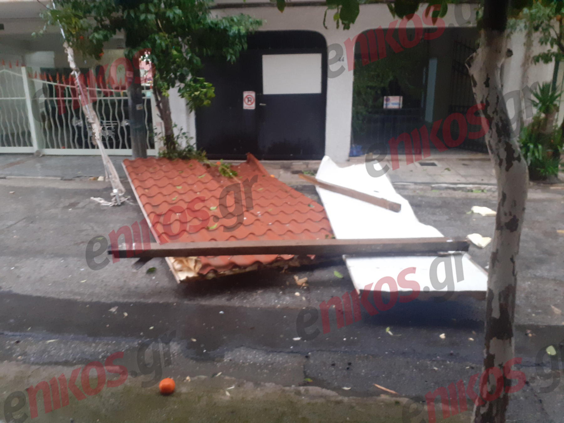 Νίκαια, κακοκαιρία, Αττική, σκεπή