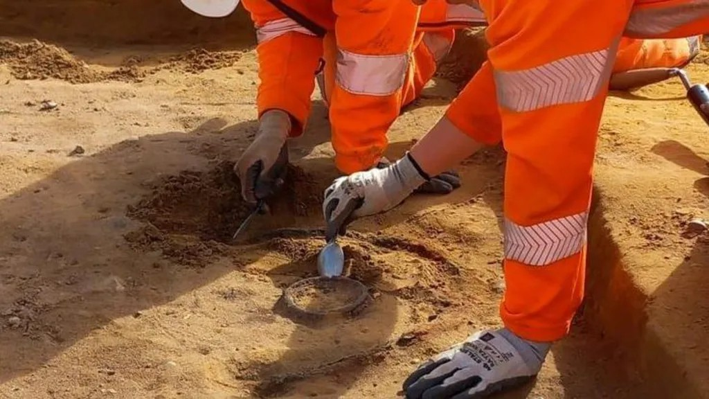 Τα κτερίσματα έχουν σταλεί στην Υπηρεσία Μουσείων του Νόρφολκ (Norfolk Museums Service) για συντήρηση. Φωτογραφία: BBC 