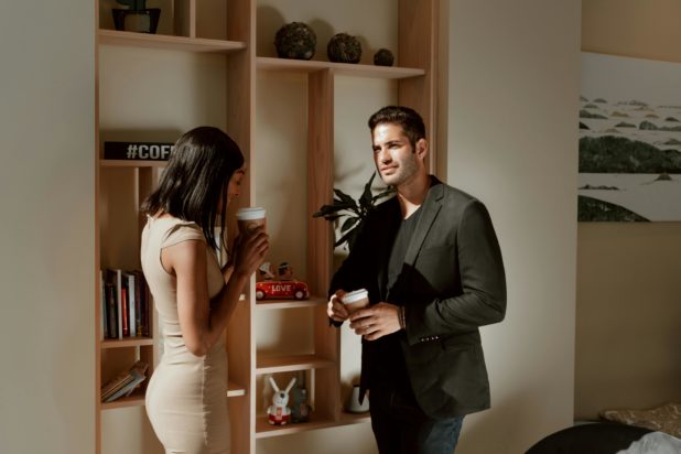 Σχέσεις: 8 σημάδια που μαρτυρούν ότι δεν είστε η Νο1 προτεραιότητα στη ζωή του συντρόφου σας