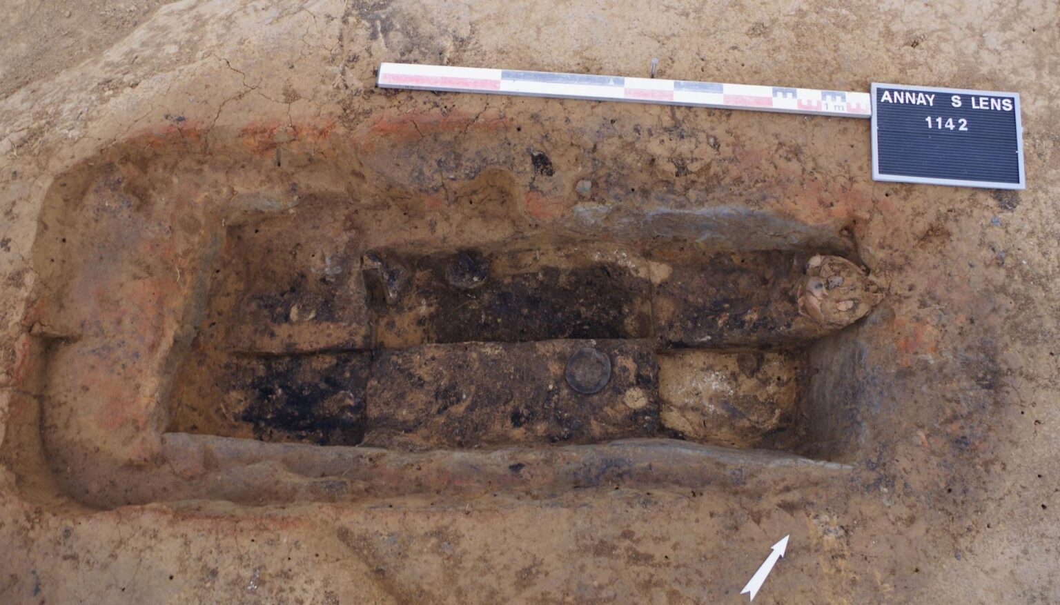 Ταφή της Ύστερης Ρωμαϊκής Αυτοκρατορίας. Φωτογραφία: Nina Diner-Stephan, Inrap