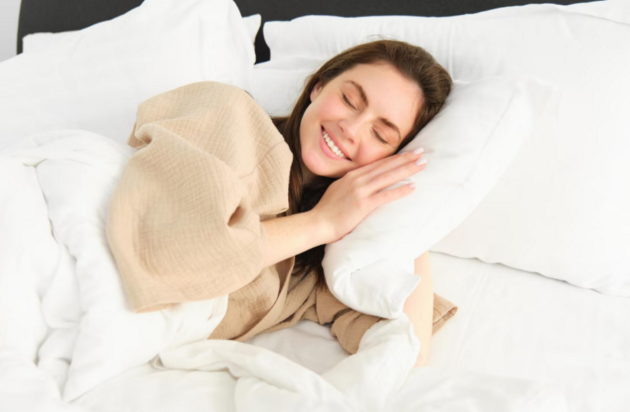 Ύπνος: Κοιμηθείτε πιο γρήγορα με ορισμένες απλές ασκήσεις που βοηθούν στην αντιμετώπιση του στρες και του πόνου