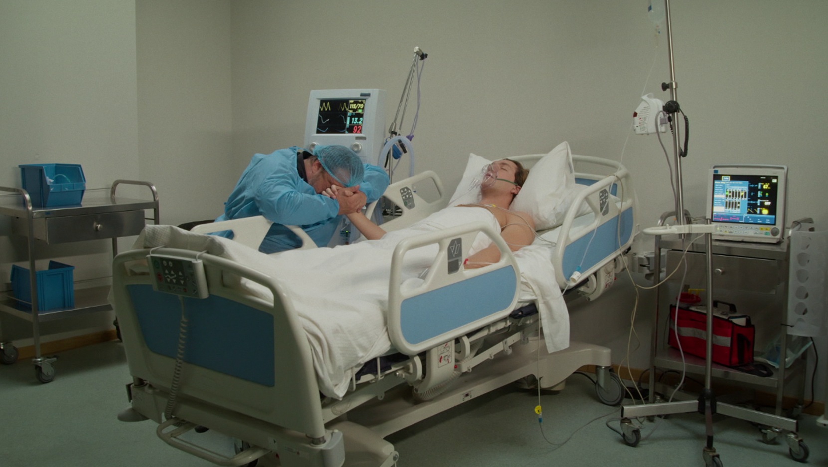 Μιχαήλ Ταμπακάκης για το “Να μ’αγαπάς”: “Ο Ορφέας θα ξυπνήσει και δεν θα θυμάται τίποτα