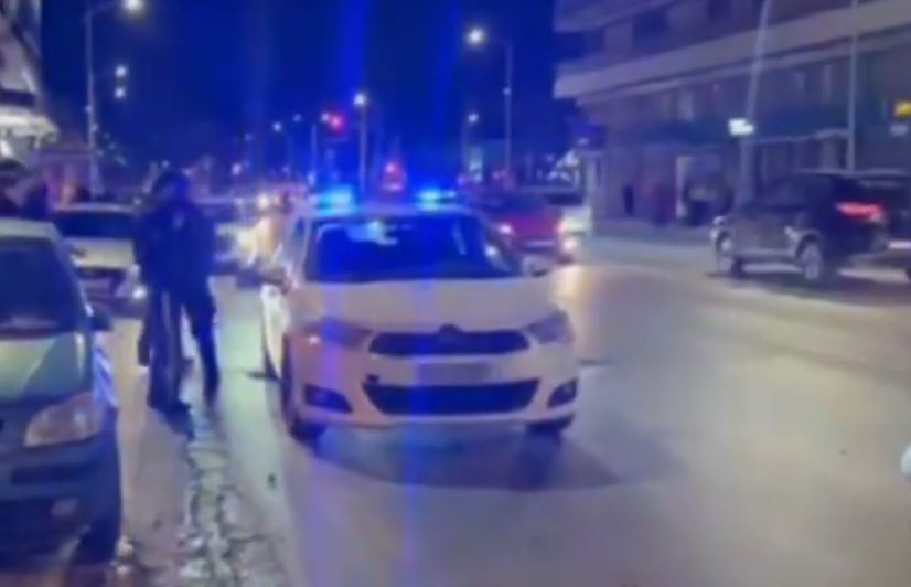 Ένταση και προσαγωγές ατόμων στο κέντρο της Θεσσαλονίκης – Δείτε βίντεο