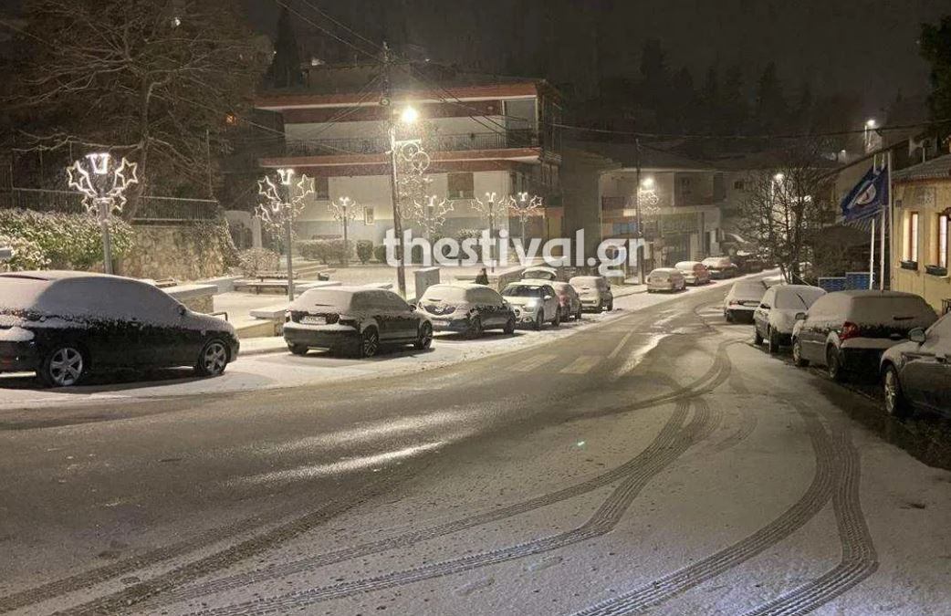 Θεσσαλονίκη: Στα «λευκά» ο Χορτιάτης και άλλες ορεινές περιοχές – Δείτε φωτογραφίες και βίντεο