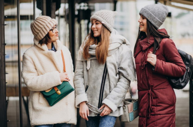 Χειμερινά πανωφόρια: Πώς να αφαιρέσετε επίμονους λεκέδες από μακιγιάζ, χωρίς στεγνό καθάρισμα