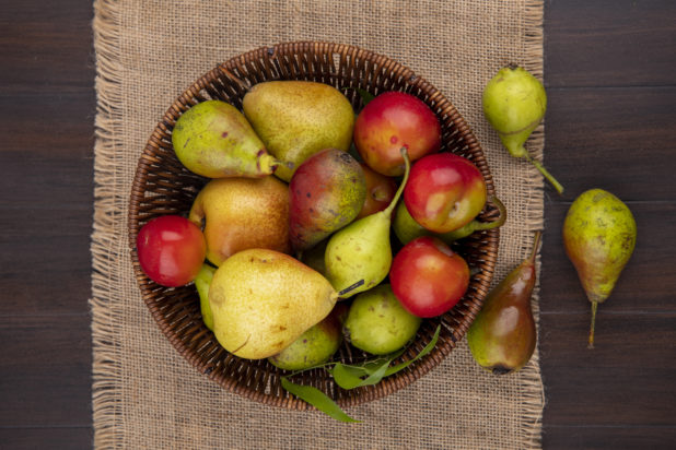 Μήλο vs Αχλάδι: Ποιο φρούτο έχει τις περισσότερες φυτικές ίνες και θρεπτικά συστατικά - Τα οφέλη για την υγεία