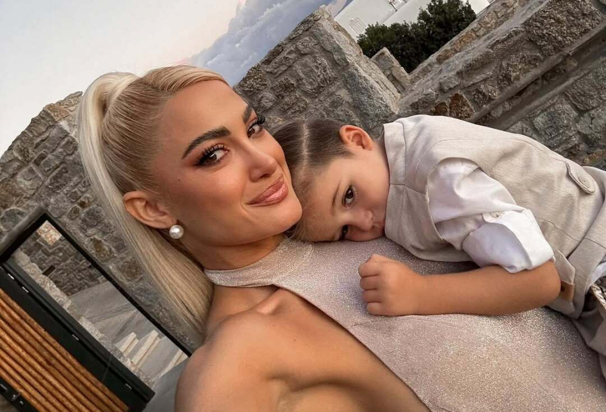 Ιωάννα Τούνη: «Σήμερα είμαστε πολύ καλύτερα» – Τα βίντεο αγκαλιά με τον μικρό Πάρη