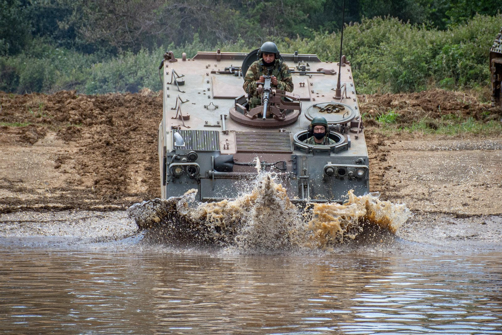 Κρίσεις Ενόπλων Δυνάμεων: Εκατοντάδες αποστρατείες Συνταγματαρχών και Στρατηγός – έκπληξη στην ΑΣΔΥΣ