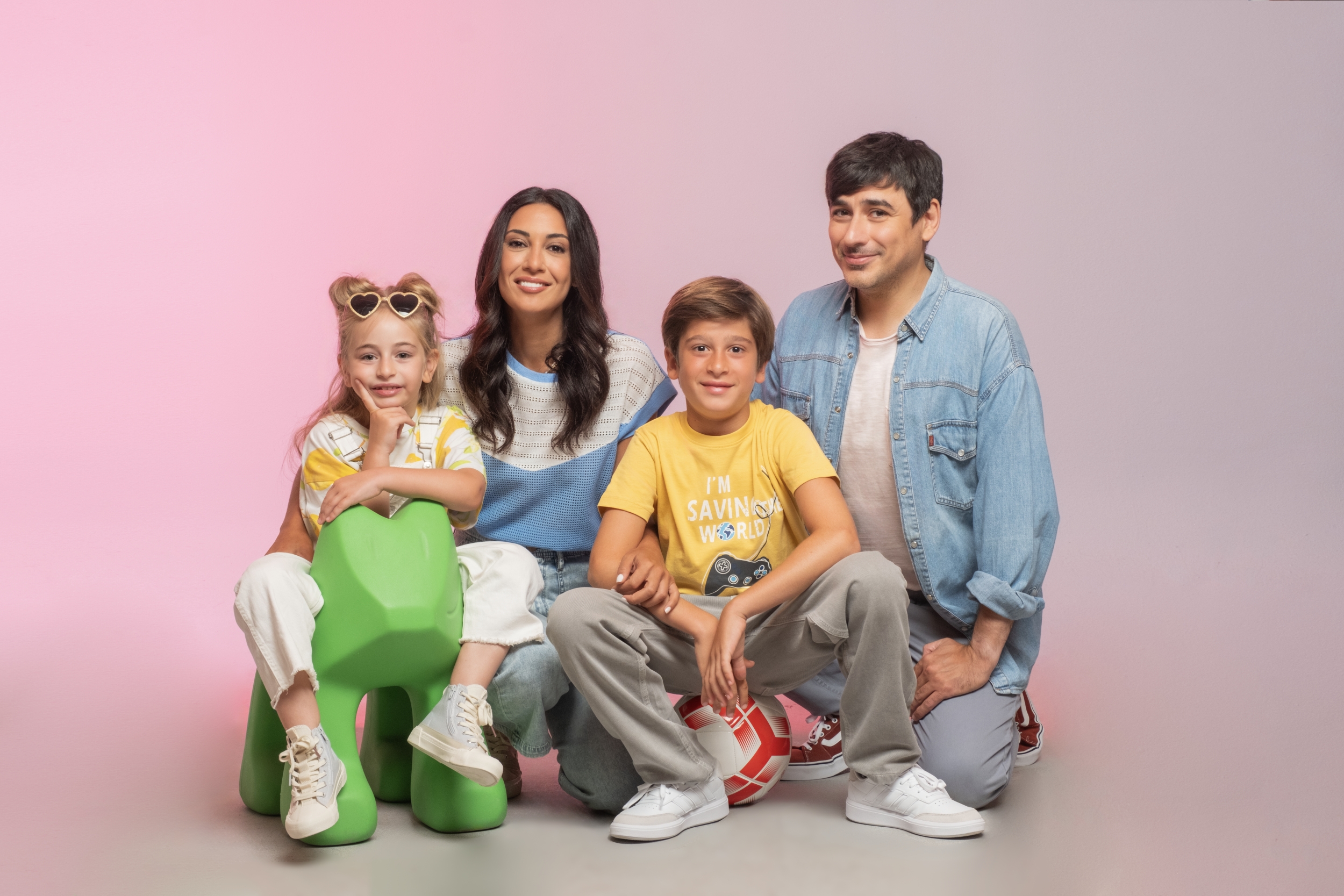 Έχω παιδιά: Σάρα, Μιχάλης, Τάσος και Χαρά επιστρέφουν σε ξεκαρδιστικές, νέες περιπέτειες