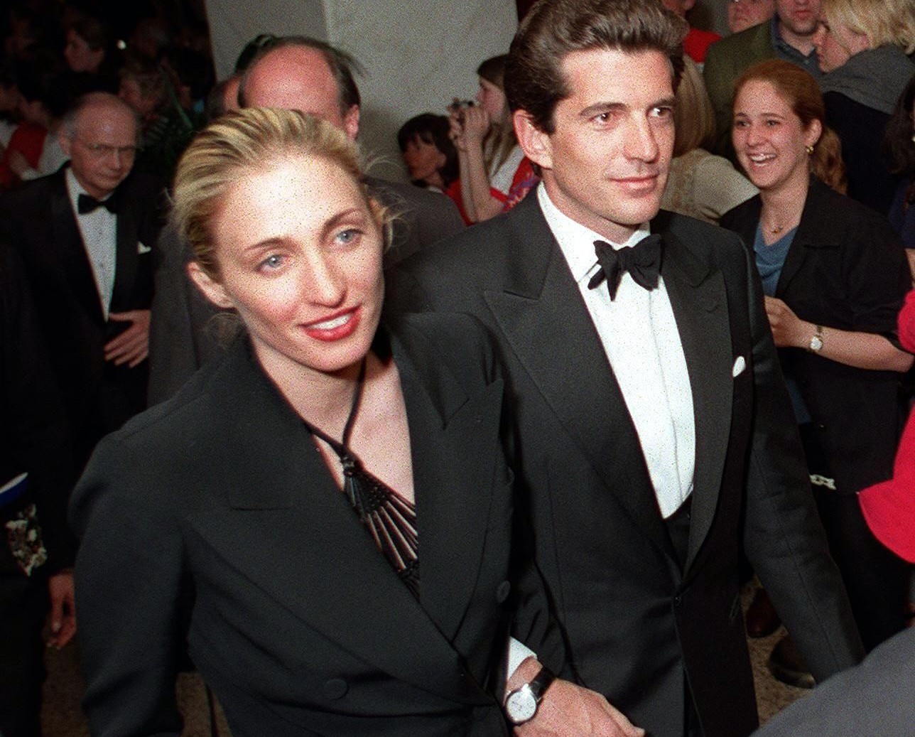 JFK Jr – Carolyn Bessette: H ιστορία αγάπης του χρυσού ζευγαριού των '90s στη μεγάλη οθόνη - Δείτε το τρέιλερ