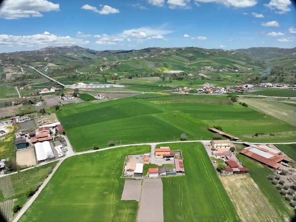 Γενική άποψη της τοποθεσίας όπου βρίσκεται η θαμμένη πόλη. Πηγή: Εφορεία Αρχαιολογίας, Καλών Τεχνών και Τοπίου του Σαλέρνο και του Αβελίνο