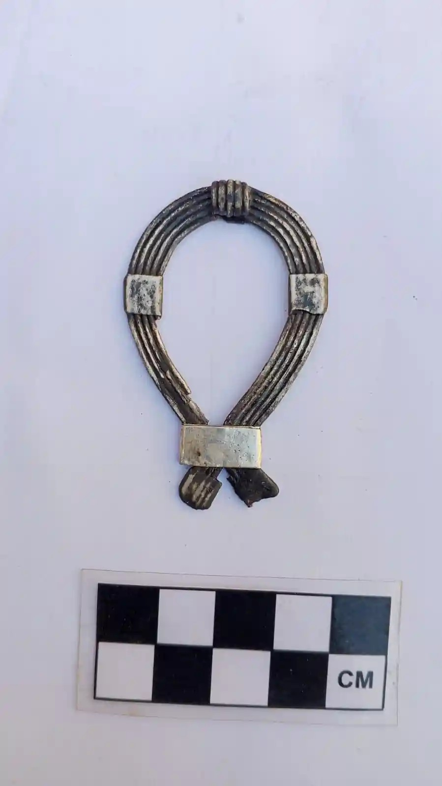 Κοσμήματα που βρέθηκαν σε τάφους. Πηγή (Credit): Υπουργείο Τουρισμού και Αρχαιοτήτων 