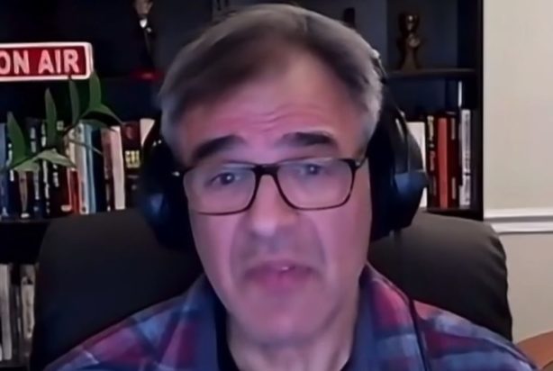 ΤΖΟΝ ΚΥΡΙΑΚΟΥ