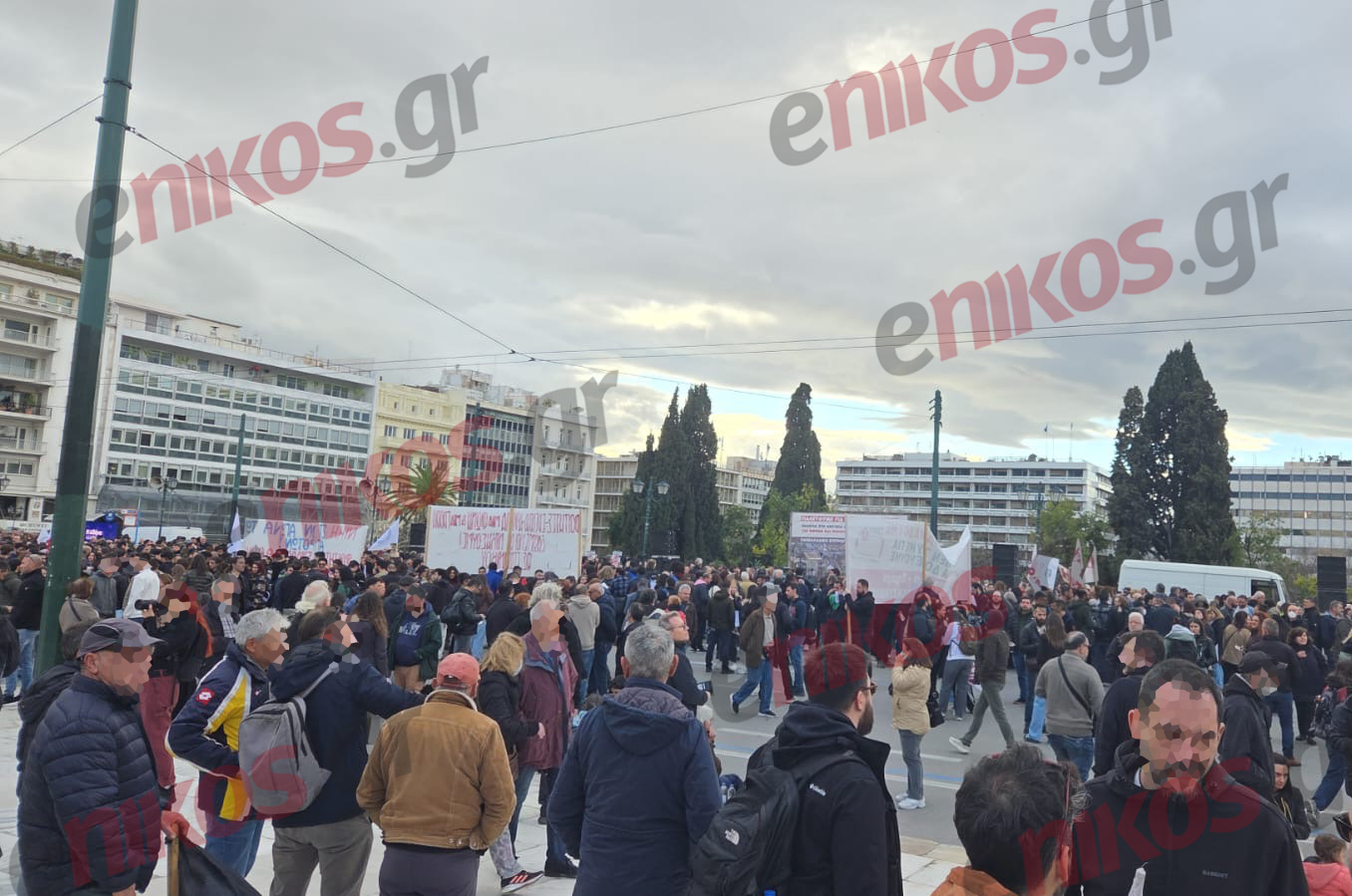 Αγρότες, Σύνταγμα