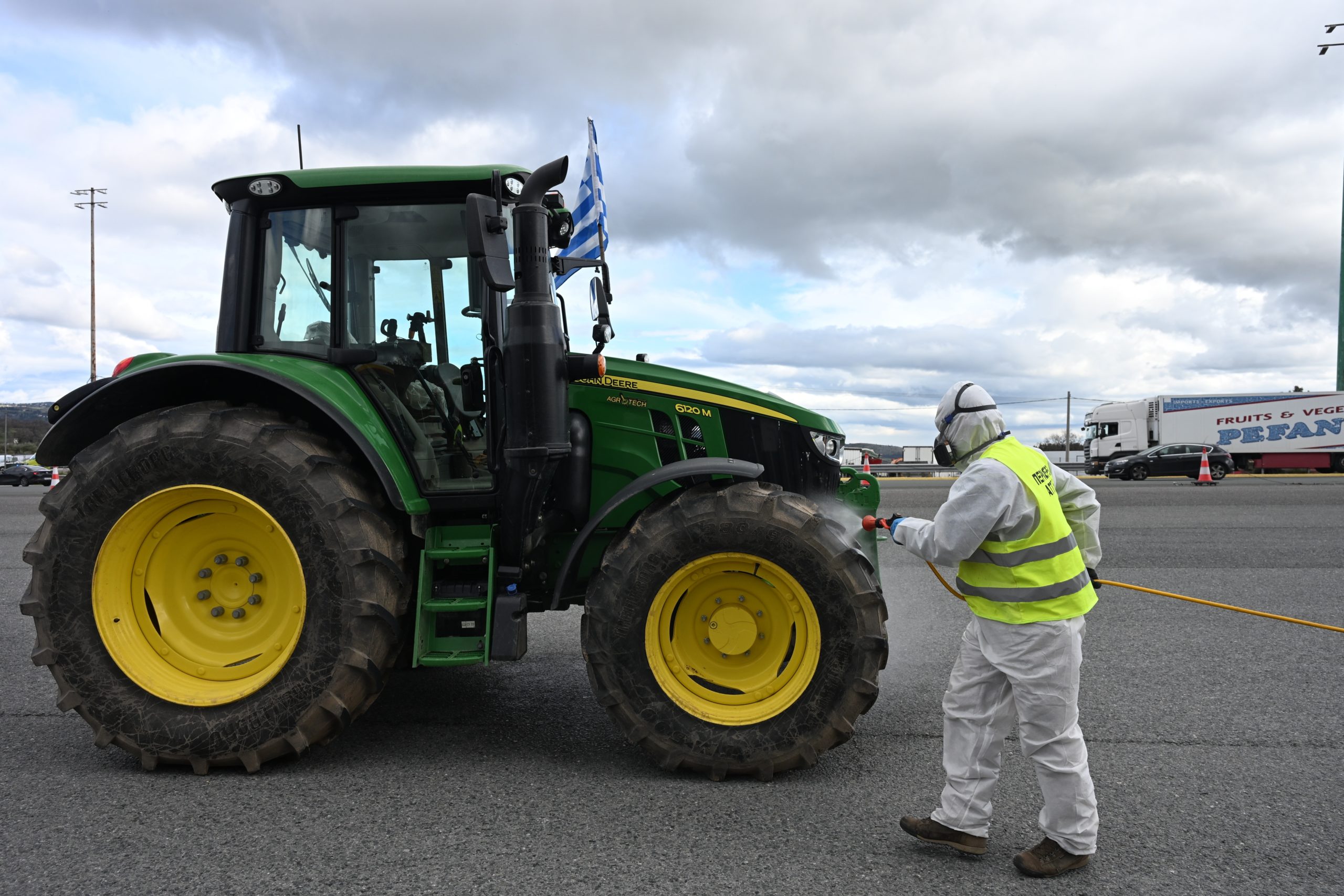 απολύμανση τρακτέρ