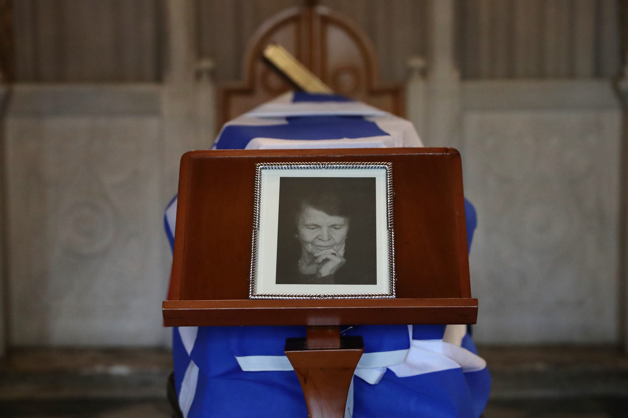 Ελένη Γλύκατζη - Αρβελέρ- λαϊκό προσκύνημα