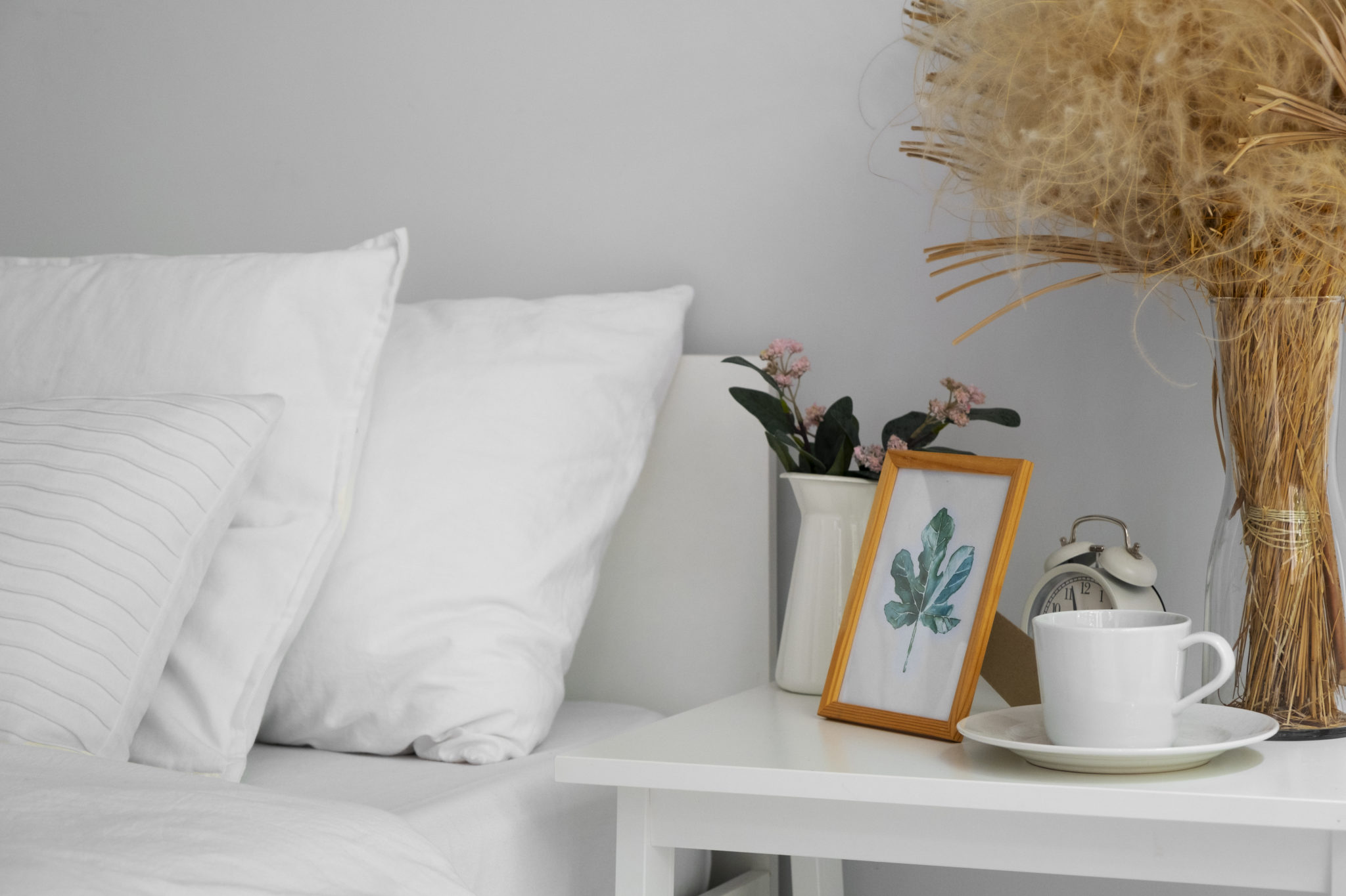 Ύπνος: Τι αποκαλύπτουν τα αντικείμενα που έχετε στο κομοδίνο σας για την ποιότητα της ξεκούρασής σας, σύμφωνα με μελέτη