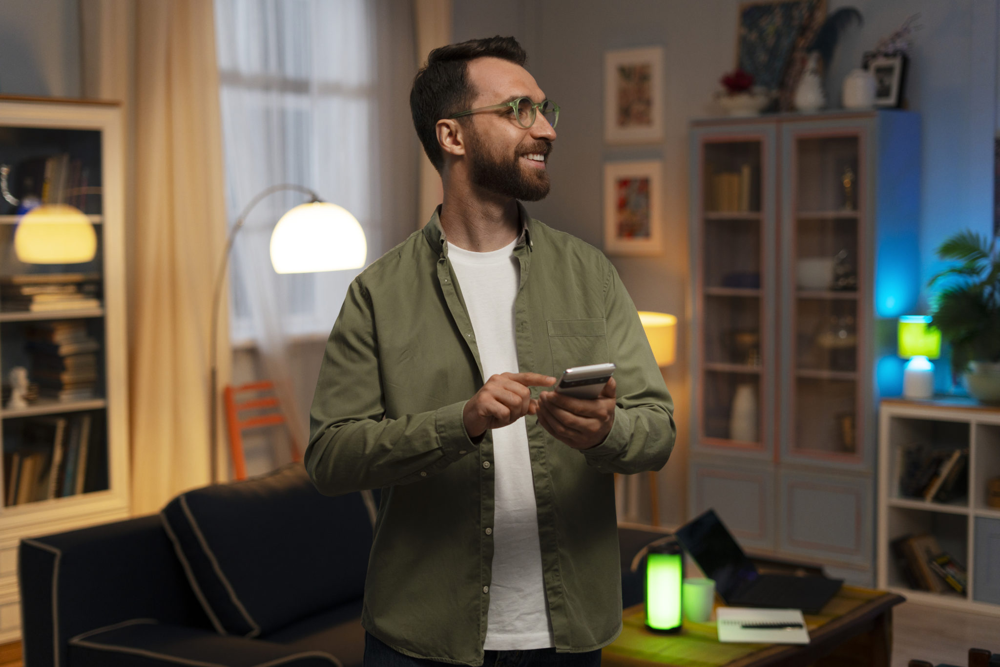 Ύπνος: «Βρήκα τη λύση ώστε να χρησιμοποιώ το κινητό μου το βράδυ και να κοιμάμαι καλά», αποκαλύπτει ειδικός τεχνολογίας