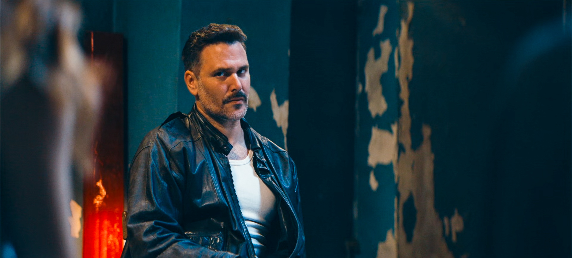 Γιατί ρε πατέρα: Ο Μιχαήλος και τα τρία αδέρφια όμηροι σε μια αποθήκη