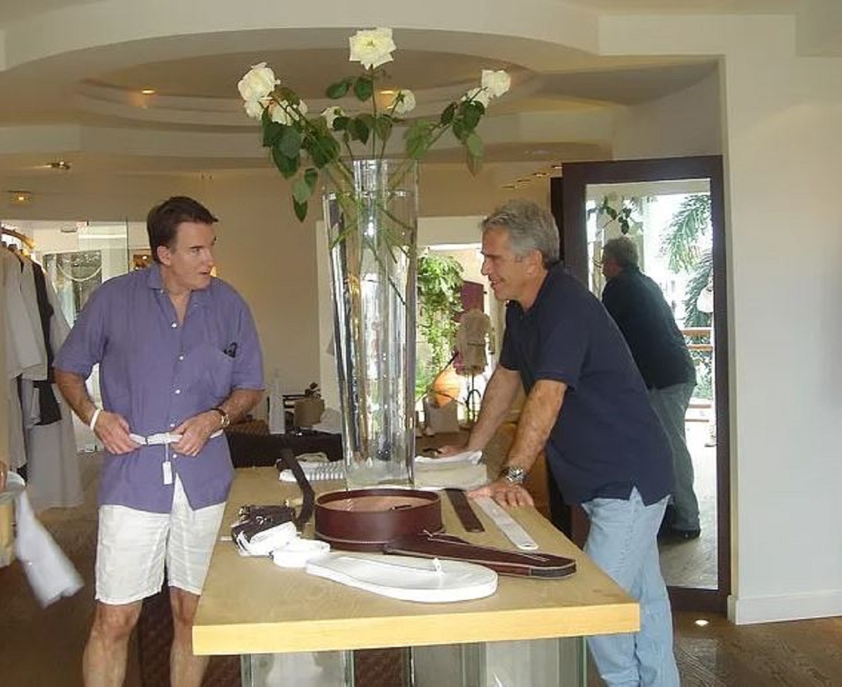 Ο Μάντελσον με τον Τζέφρι Έπσταϊν τον Δεκέμβριο του 2005, στο Σεν Μπαρτς.