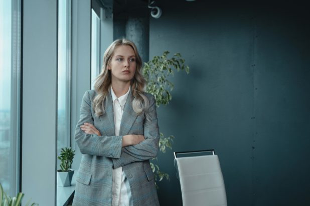 Θα αφήσει να άνεργα παιδιά της έξω απ' το σπίτι - "δεν μπορούμε να τα στηρίζουμε άλλο". Φωτογραφία: Pexels