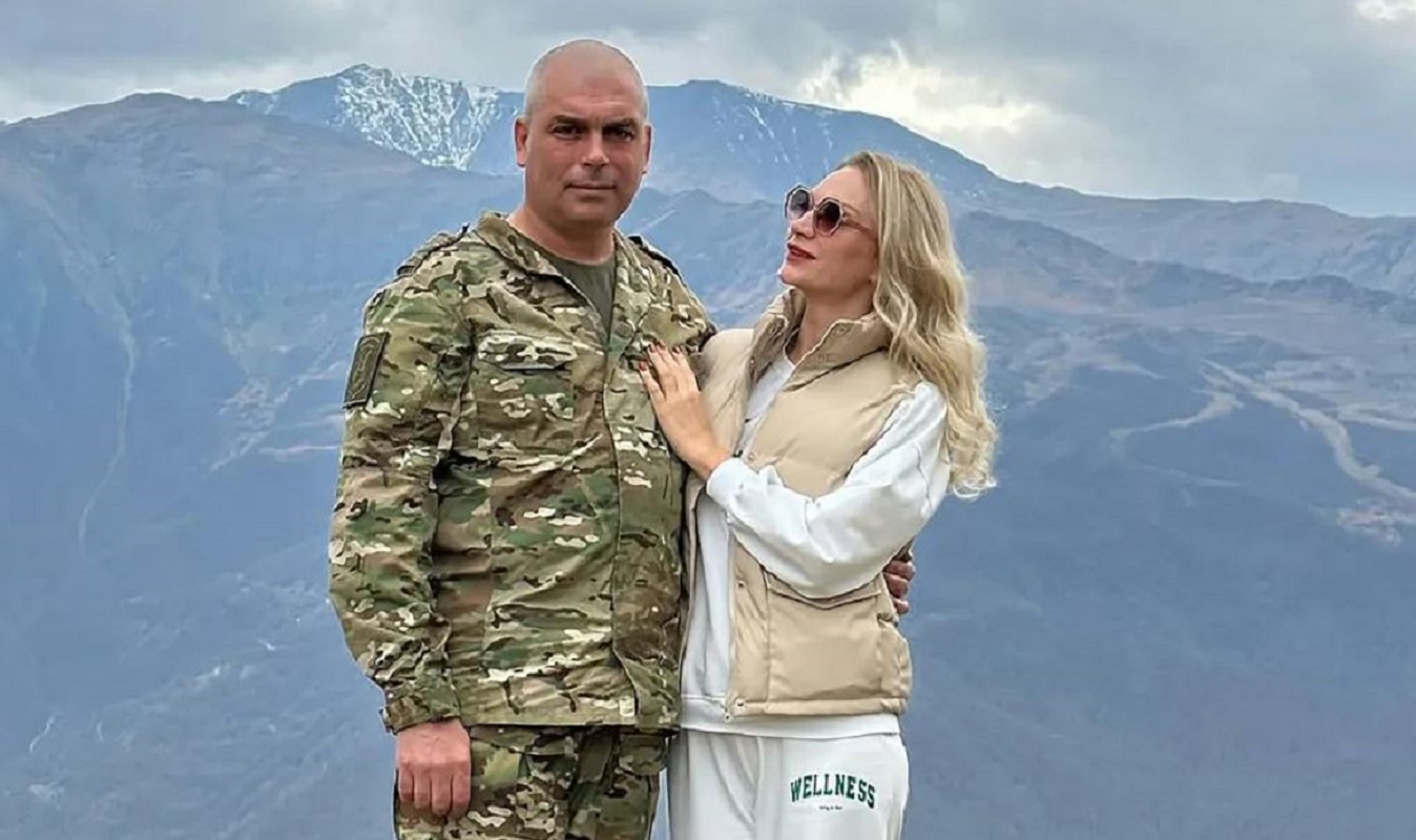 Ο Ρομάν Ντεμούρτσιεφ και η σύζυγος του, Πηγή: East2West