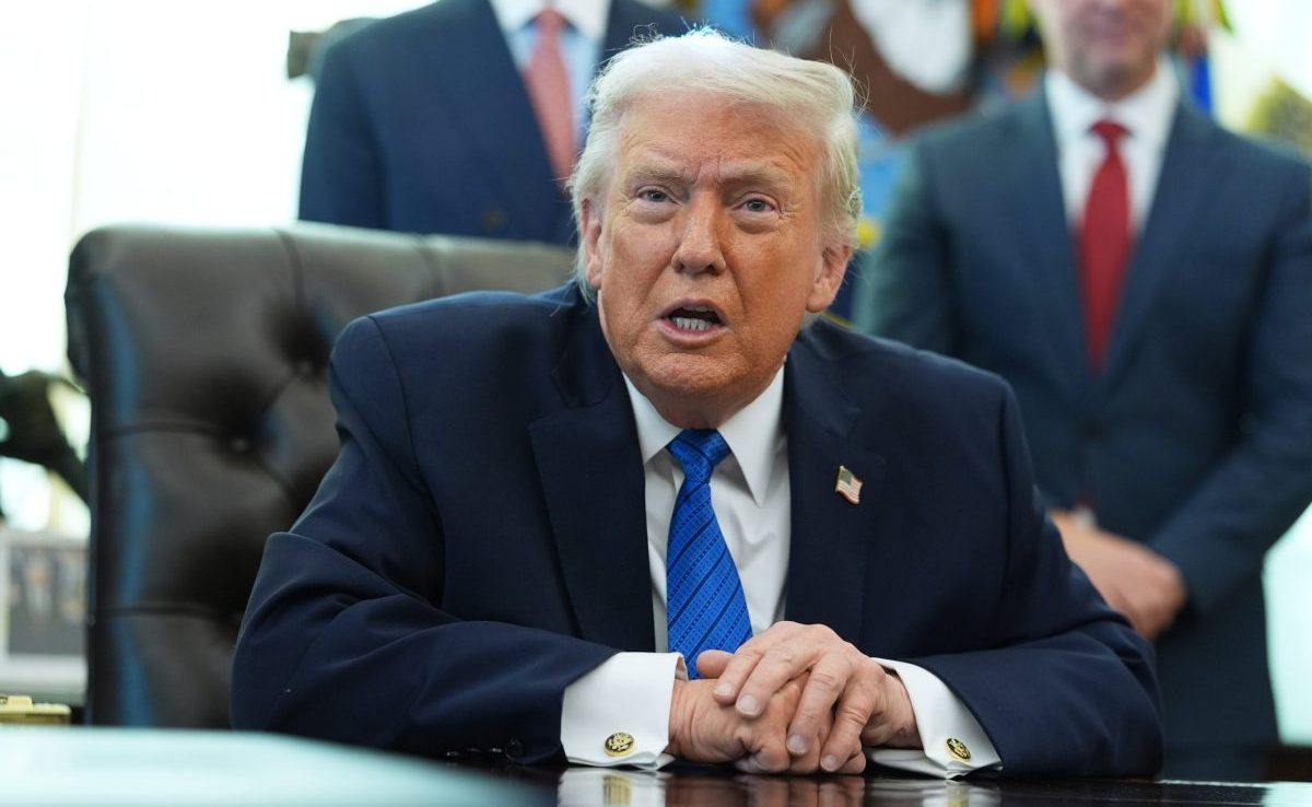 Ο Τραμπ ισχυρίζεται ότι οι ΗΠΑ βρίσκονται σε συνομιλίες με το Ιράν