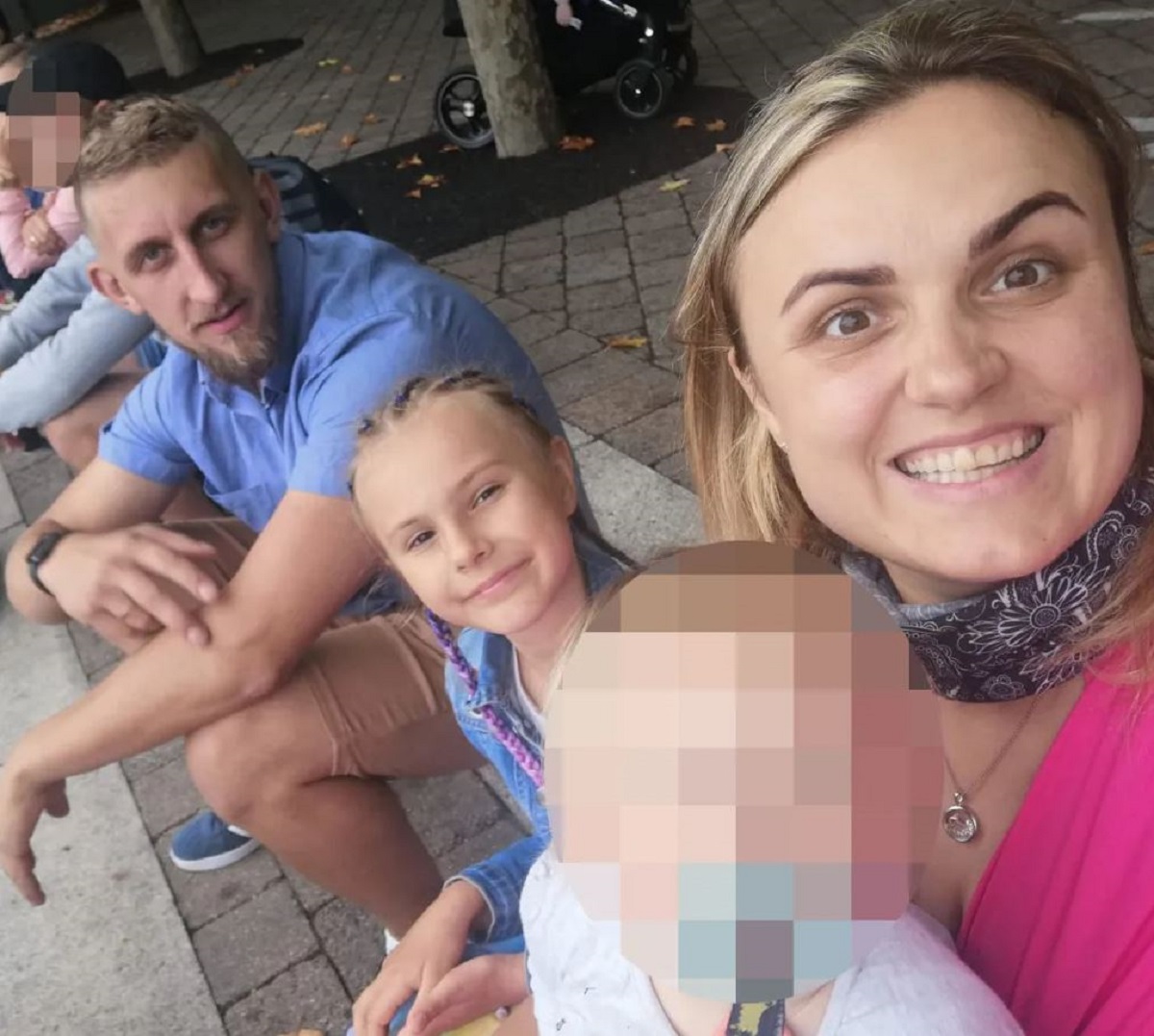 Η μητέρα της Λίλια περιέγραψε πώς το κοριτσάκι κατέρρευσε στην αγκαλιά της μετά τη φρικτή επίθεση.Φωτογραφία: Facebook