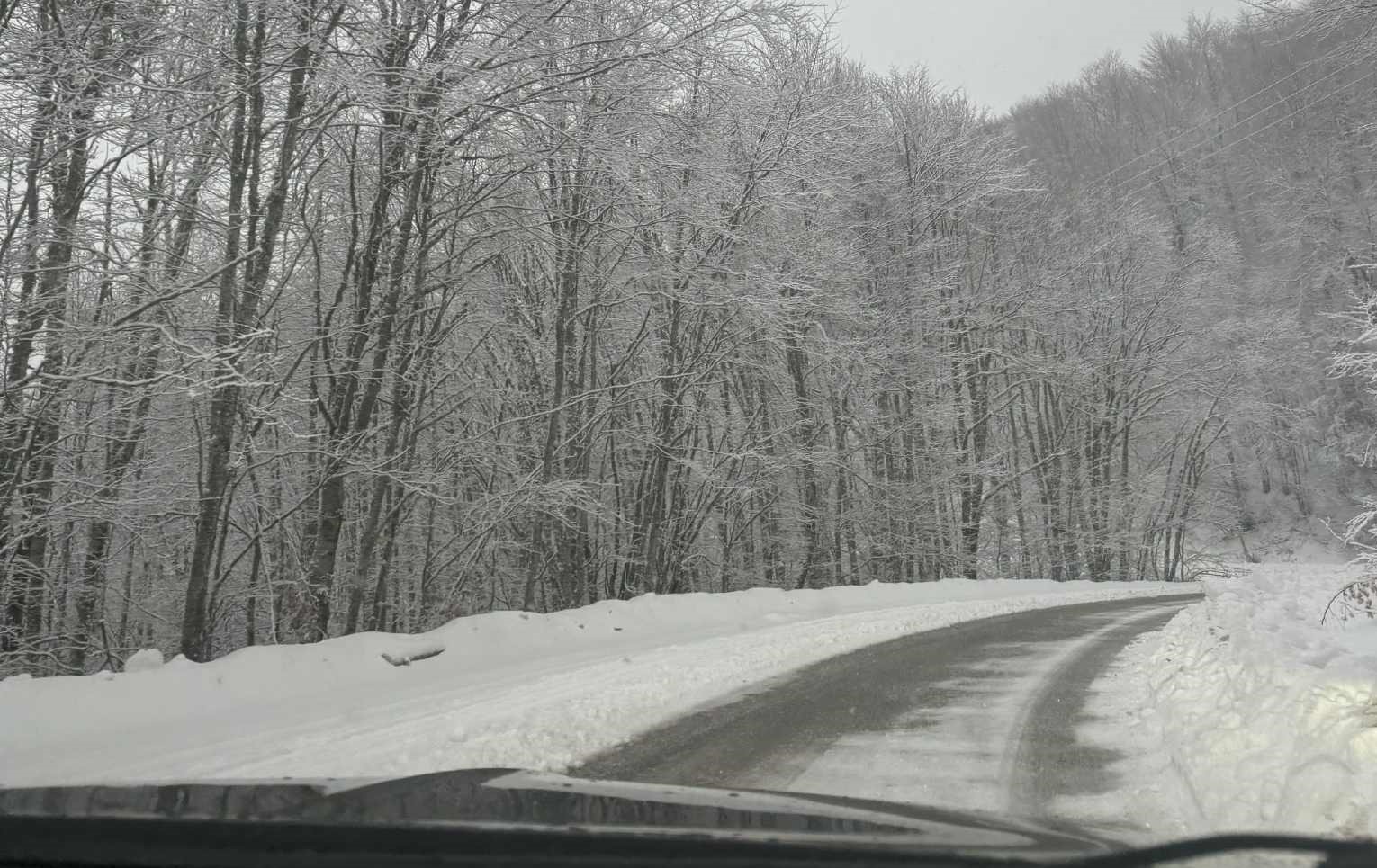 Σέρρες: Έντονη χιονόπτωση στον Λαϊλιά – «Έμειναν» στον δρόμο 15 άτομα με τα αυτοκίνητά τους και κάλεσαν το 112