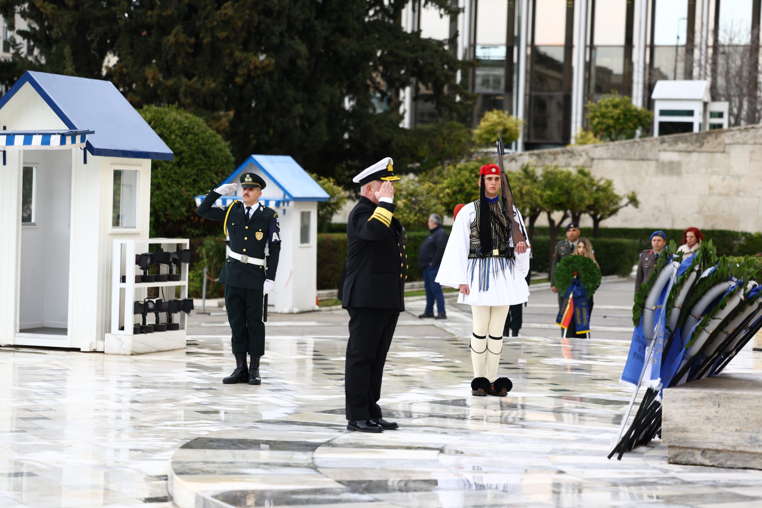 25η Μαρτίου, κατάθεση στεφάνων, Σύνταγμα