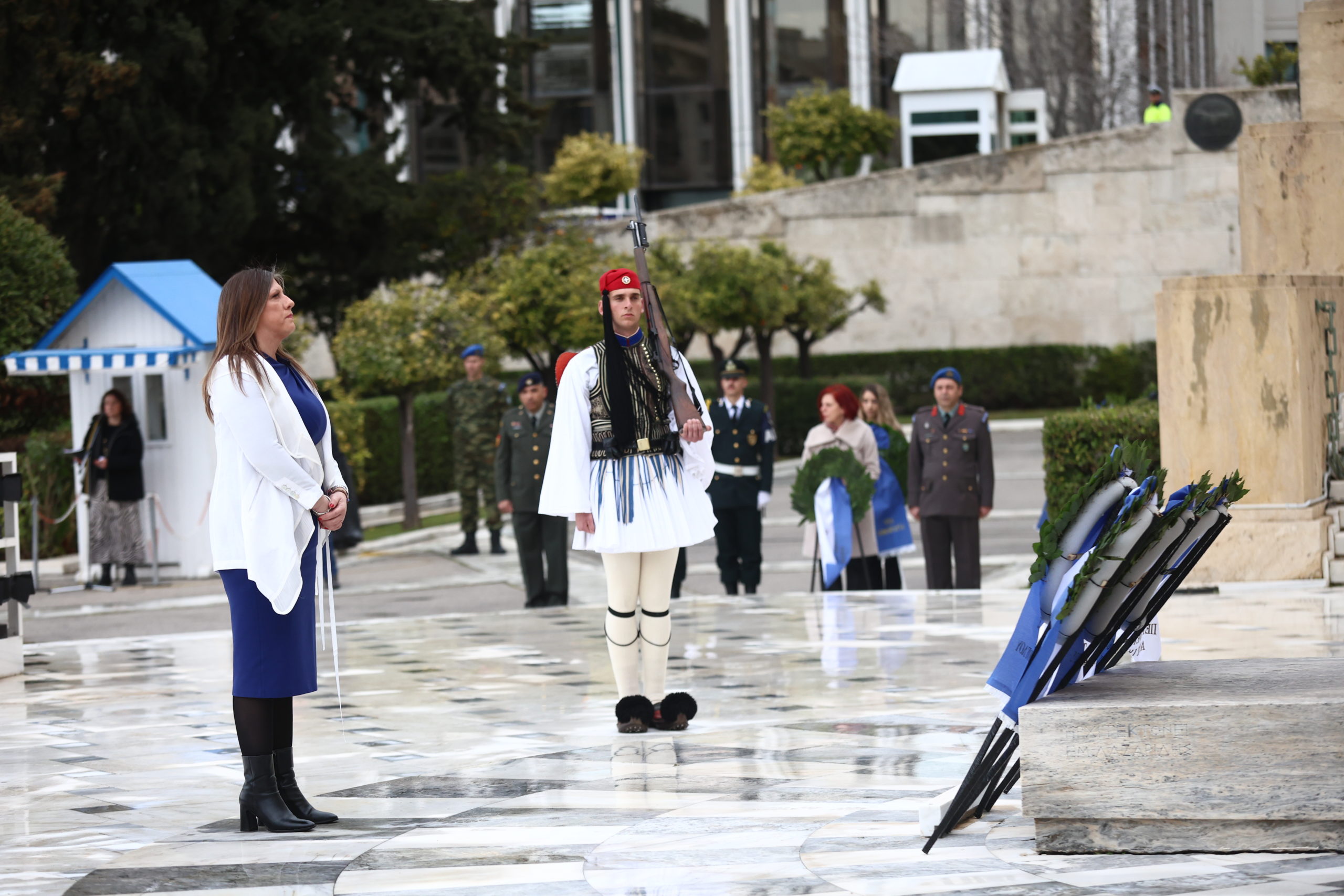 25η Μαρτίου, κατάθεση στεφάνων, Σύνταγμα